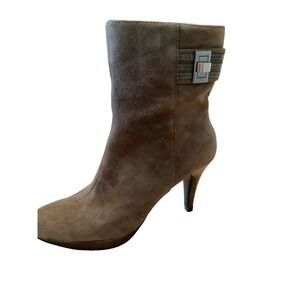BANDOLINO “CALLUNA” SUEDE SIDE ZIP BOOTIES 7.5M NWOB
